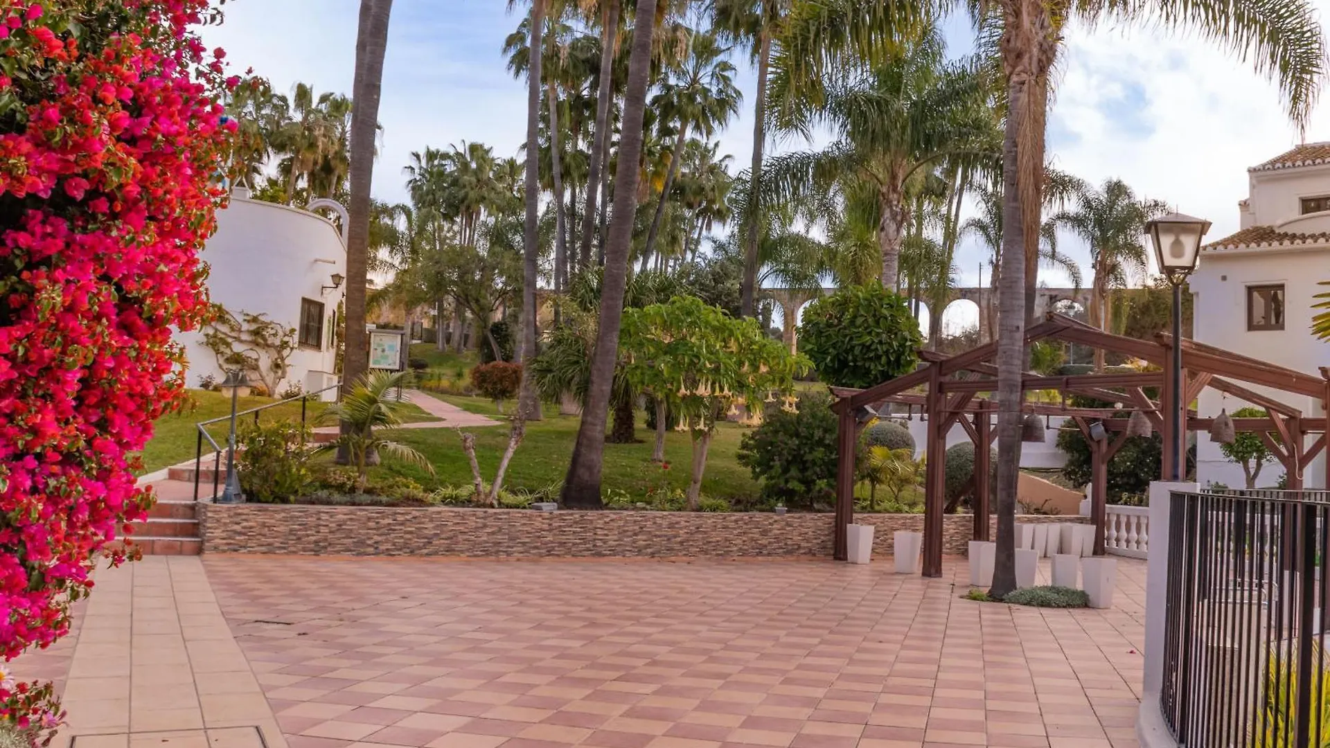 Rabat 2 Oasis Properties Nerja 0*,  Spagna