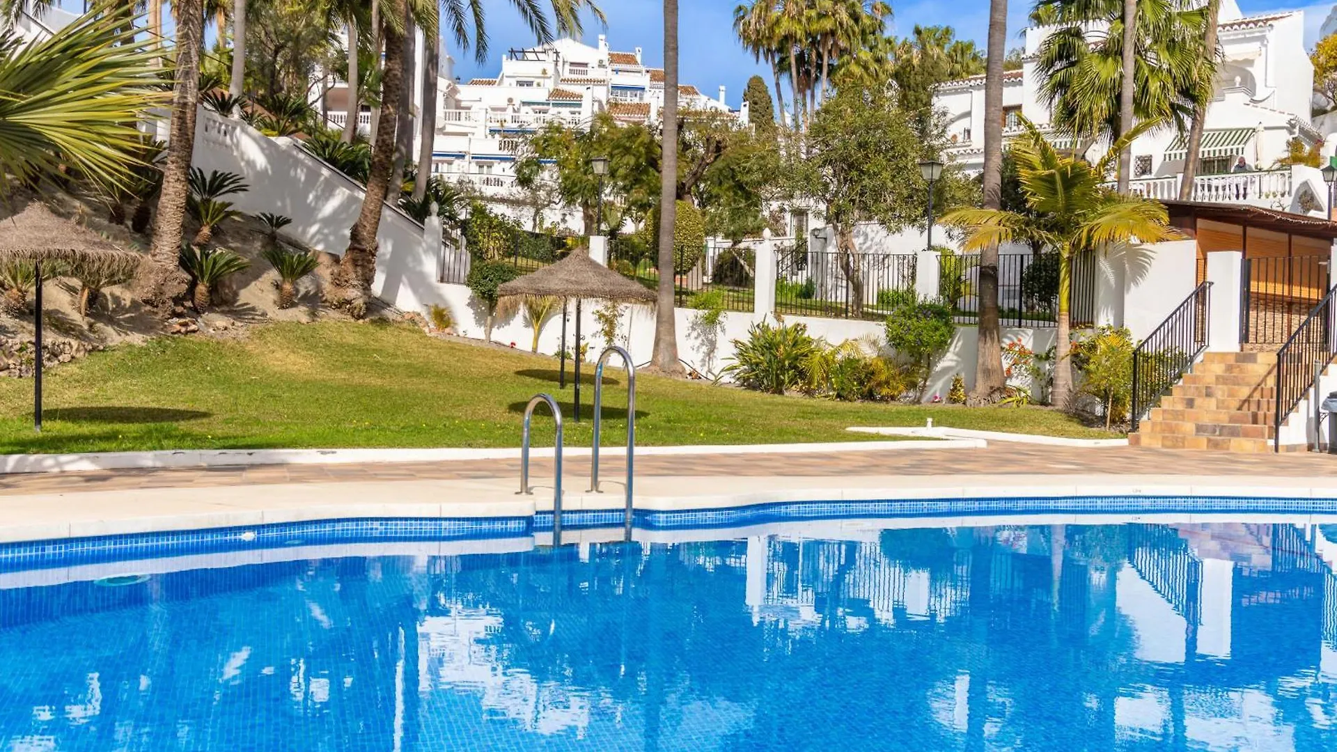 Rabat 2 Oasis Properties Nerja Apartment
